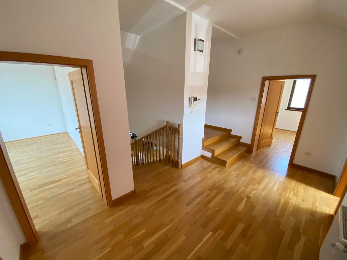 Vilă  inchiriere zona Aradului aproape de British School - Poză 6