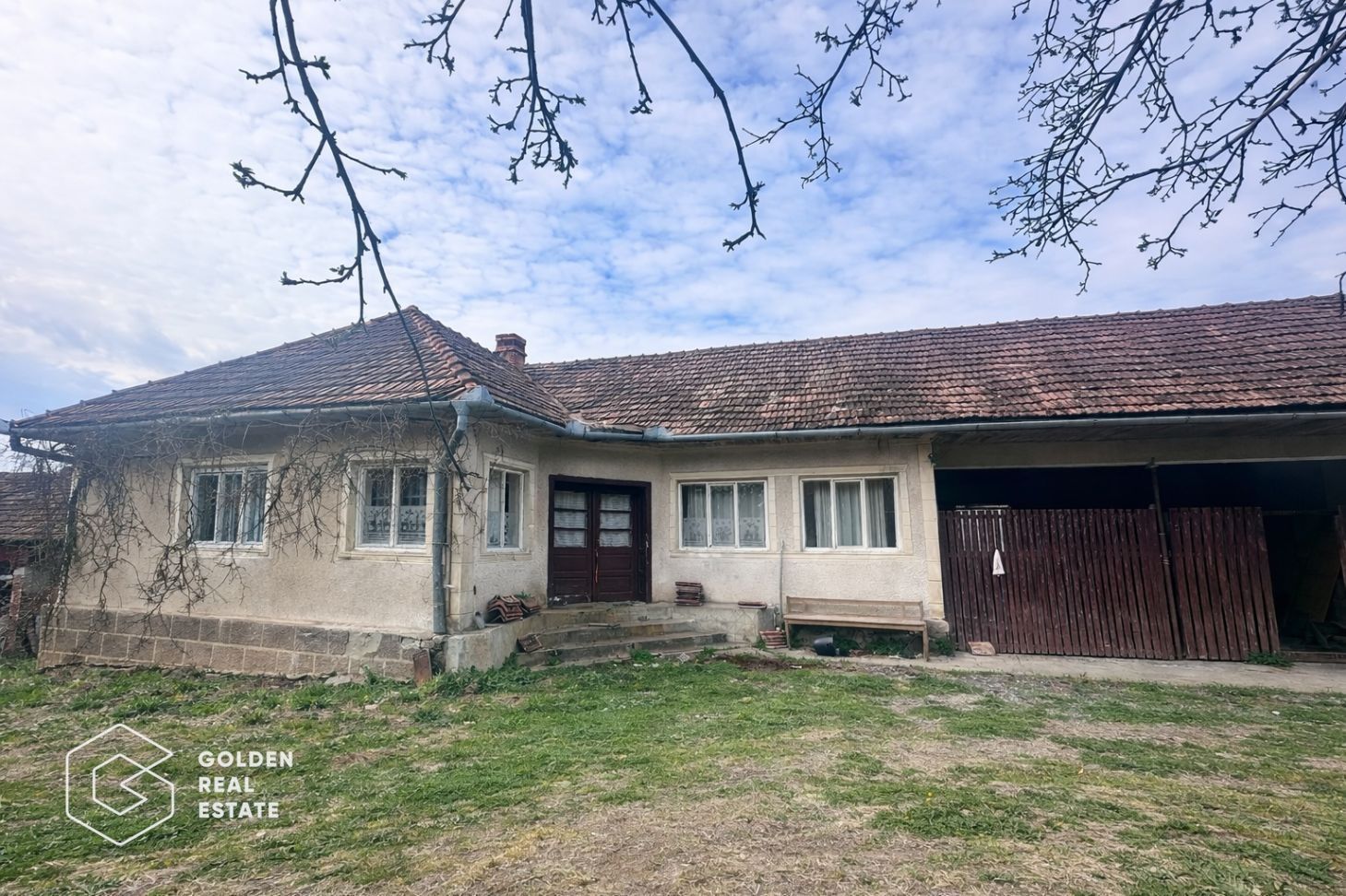 Casă cu teren generos 1.944 mp, Măgulicea, Vârfurile - Poză 1