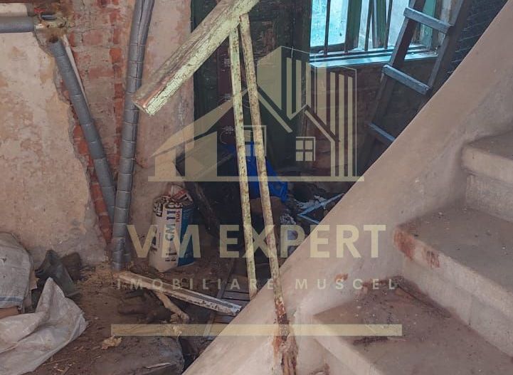 VILA 6 CAMERE, 126 MP, CENTRU CAMPULUNG - Poză 10