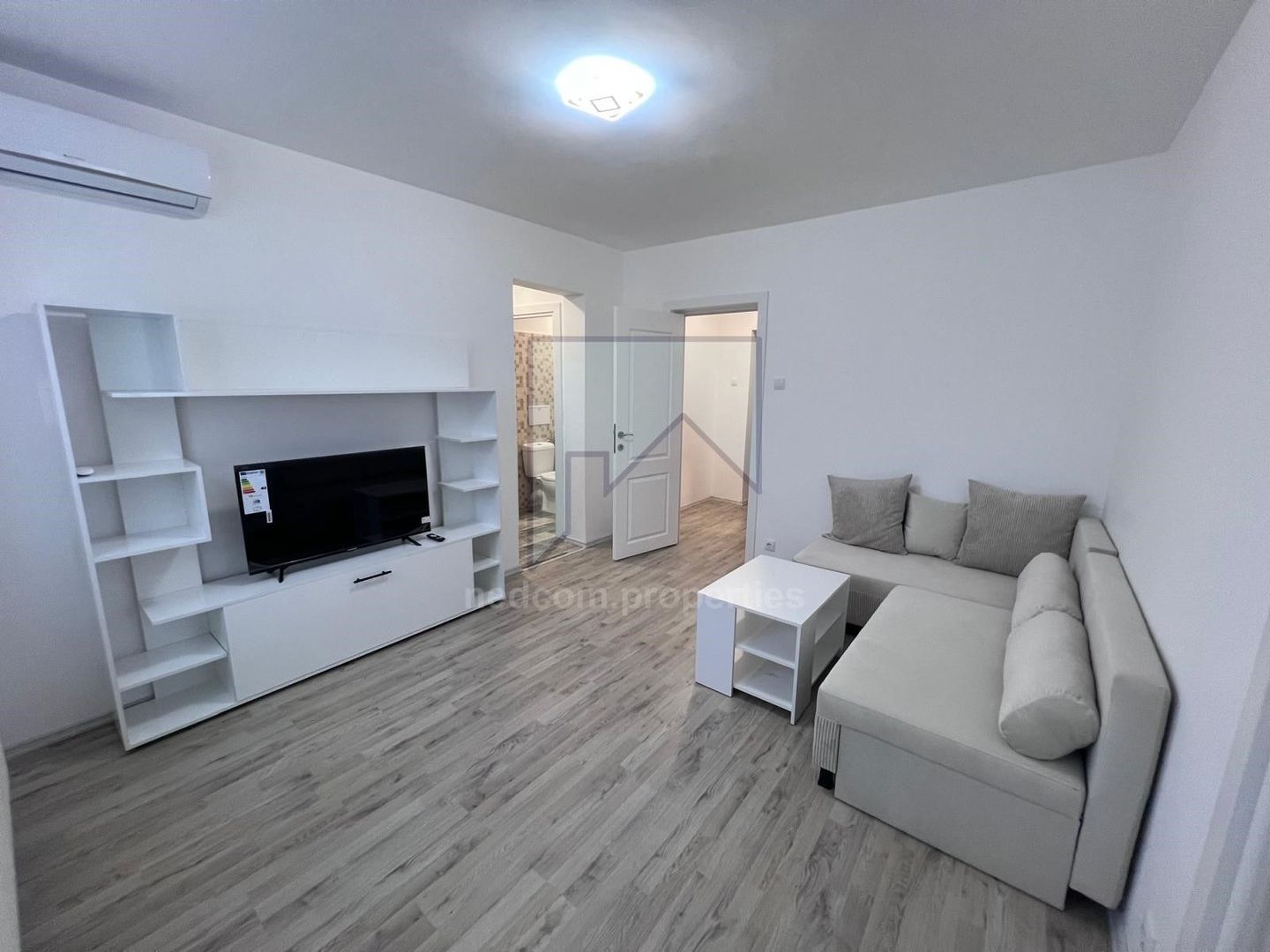 Vanzare apartament 2 cam - Parcul Drumul Taberei - conf 2 - Poză 1
