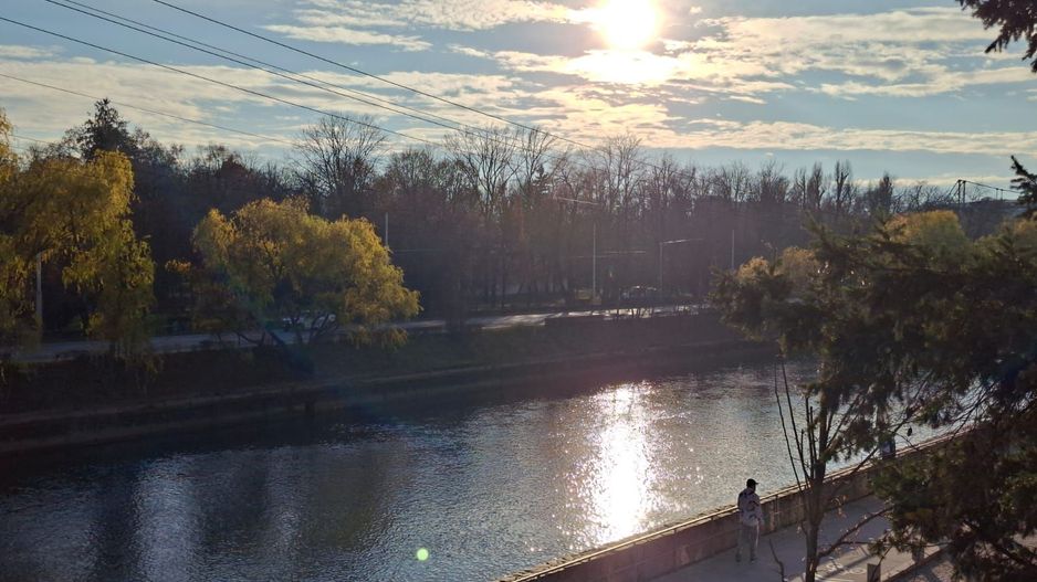 Apartament cu 3 camere si garaj in zona centrală - Poză 20