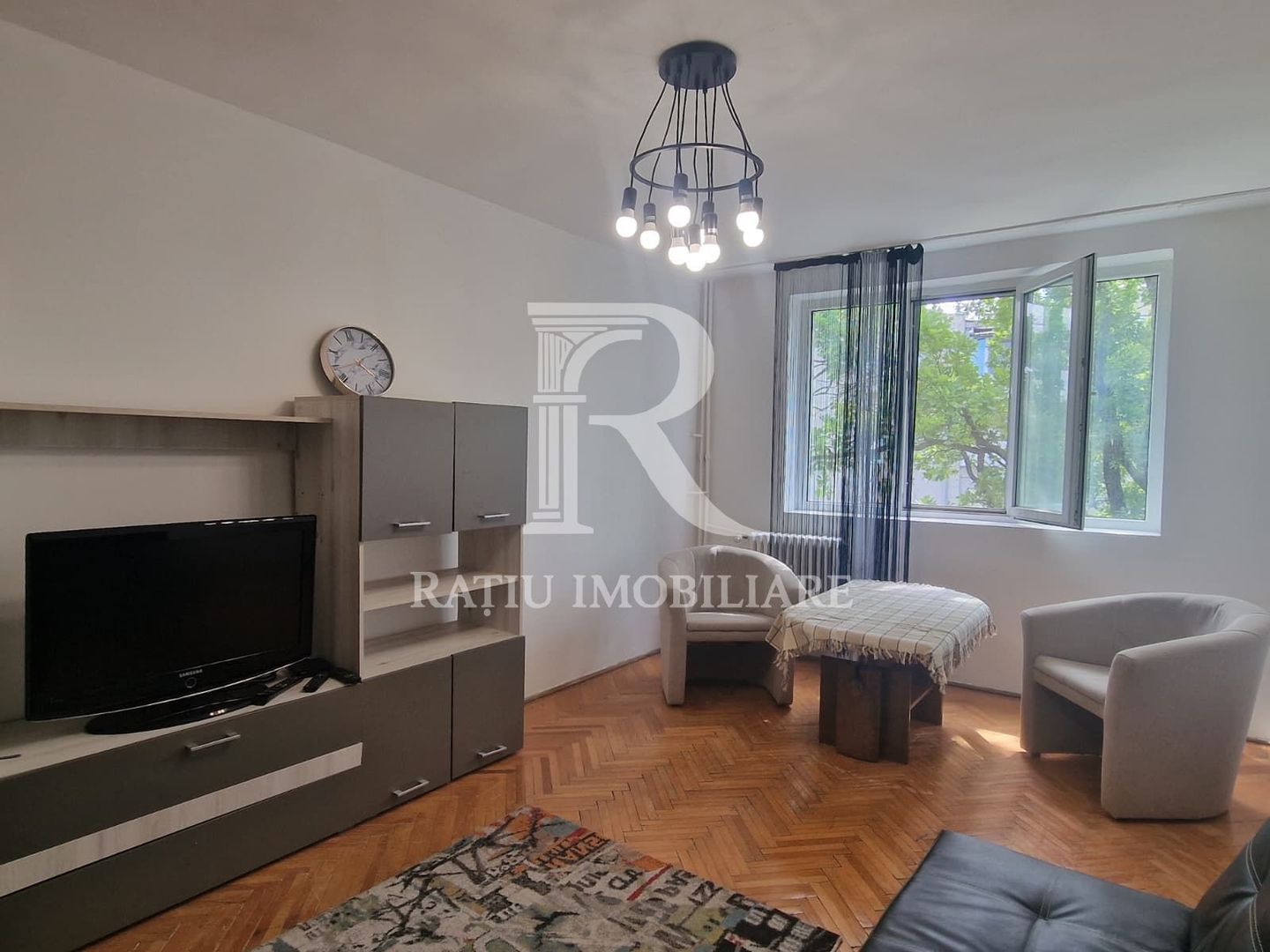 Apartament cu 2 camere | Piata 1 Decembrie | Ultracentral | Oradea - Poză 2