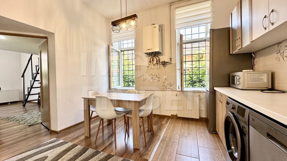 Închiriere 3 camere, 65 mp, în vilă, Str Republicii, aproape de UMF - Poză 1