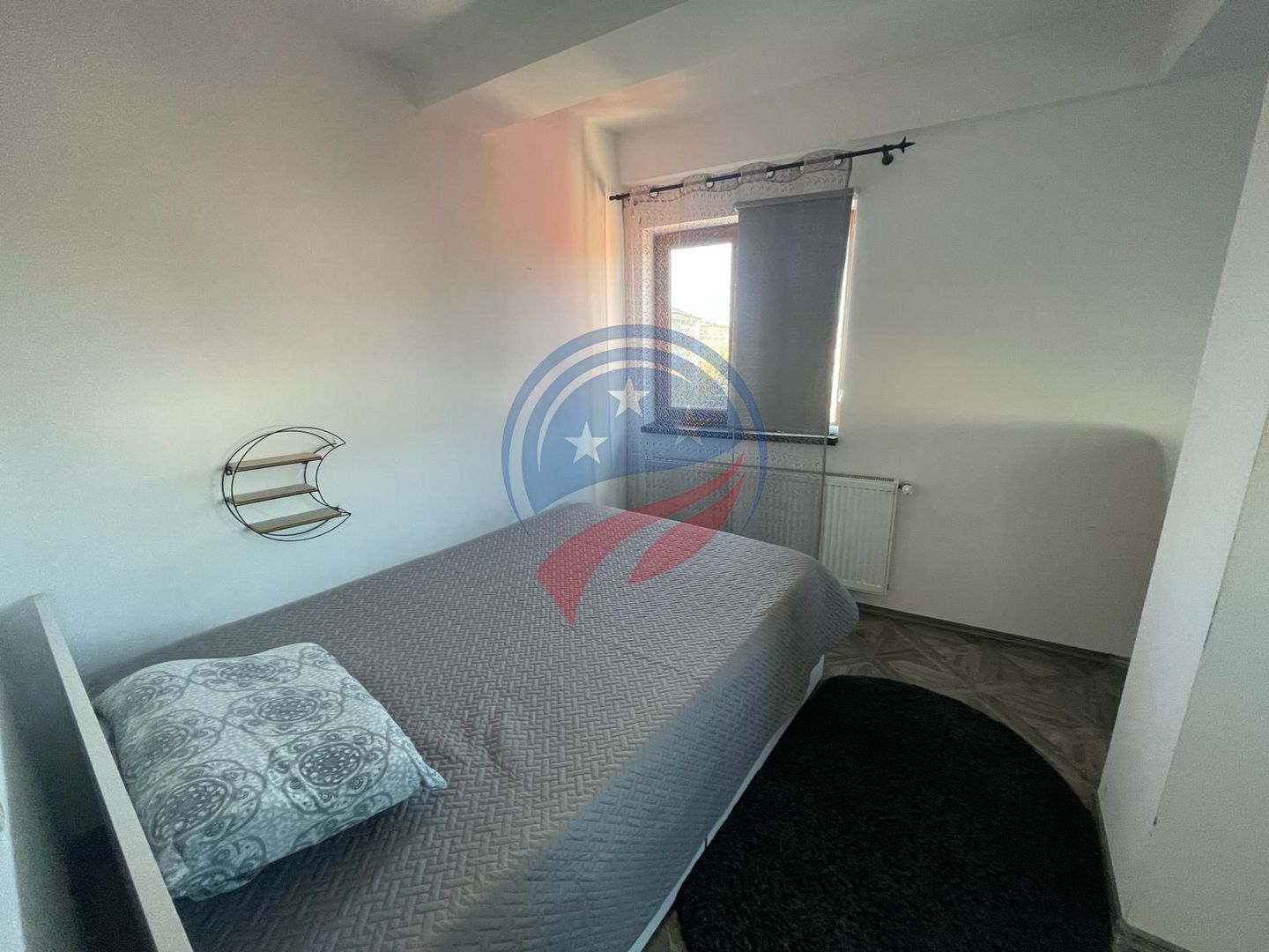 Casa moderna alcatuita din trei apartamente, zona Rovine - Poză 13