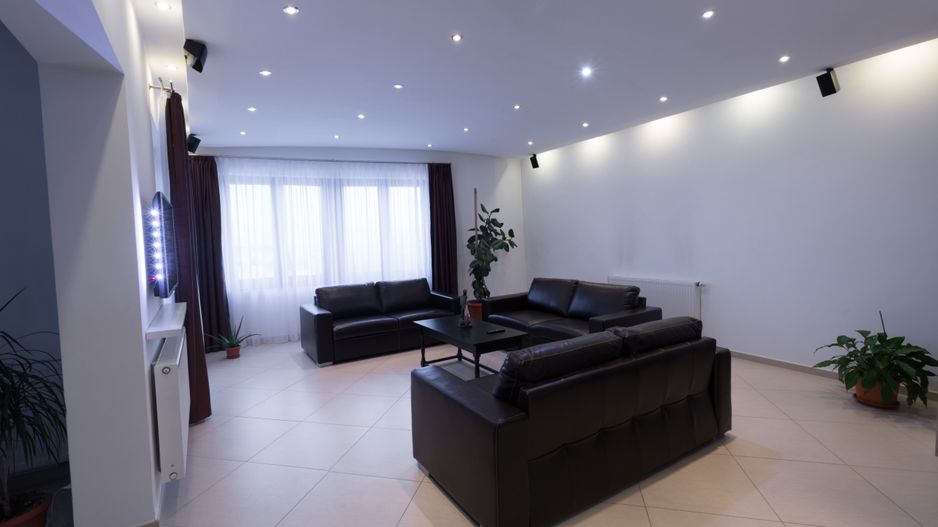 CASA DE LUX ÎN ZONA LIVEZENI - Poză 8