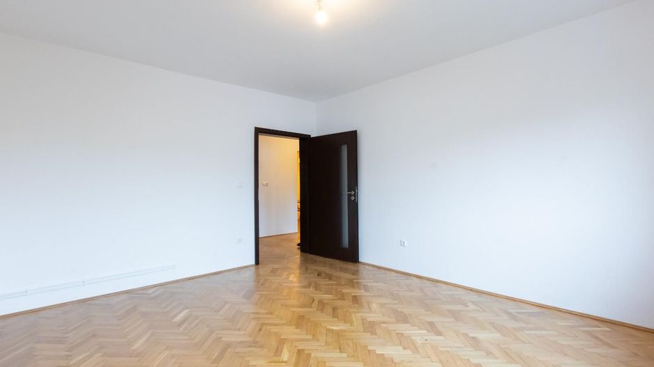 Apartament spatios cu garaj in zona Bogdanesti - Poză 6