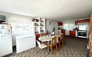 Casa spatioasa cu zona amenajata pentru ferma Cicarlau - Poză 8