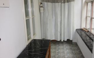 ideal pentru studenti sau o familie, cladire istorica, centrala proprie - Poză 16