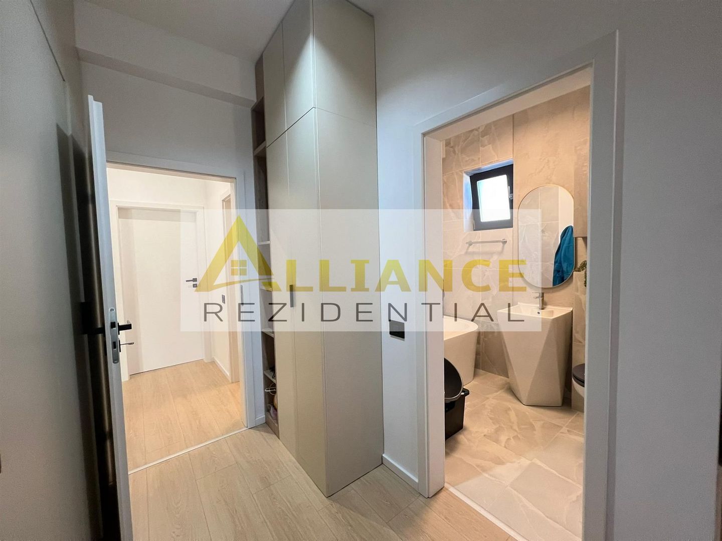 Casa individuala - 4 camere - 2 bai - la 10 min de RATB - Poză 16
