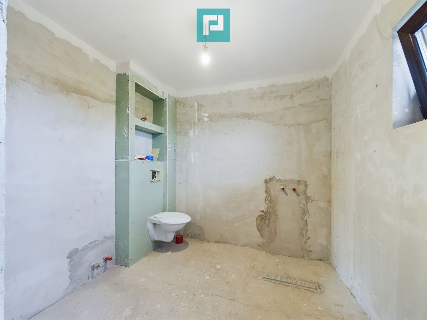 Casă la gri în Livada - Poză 6