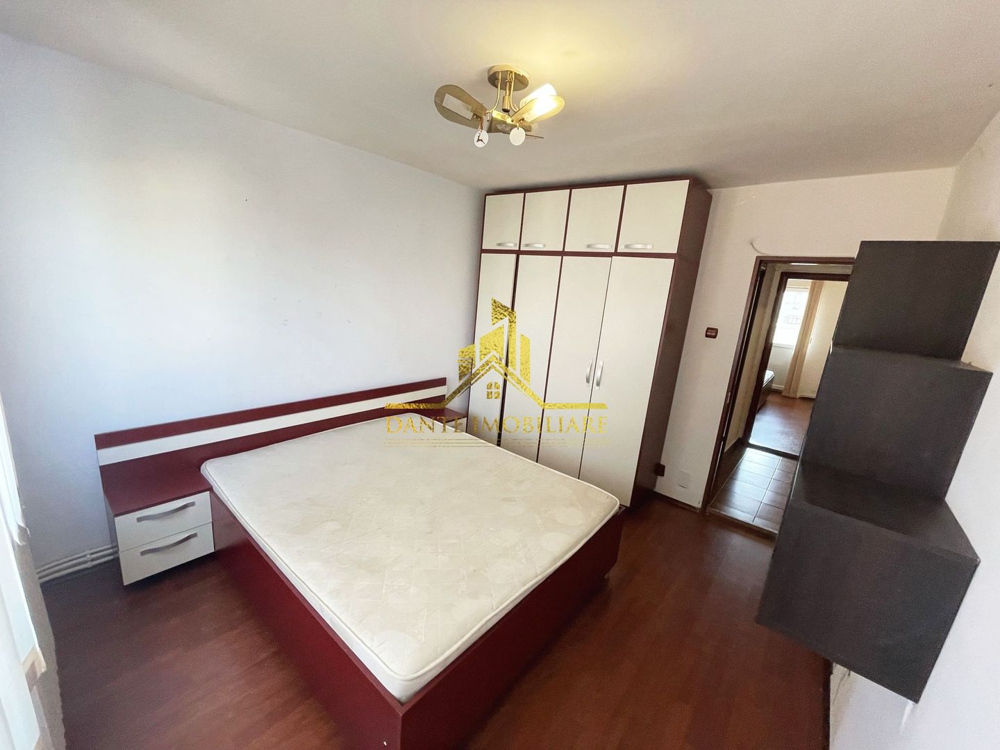 3 camere, decomandat, LA CHEIE, balcon, Semicentral, Piata Marasti - Poză 3