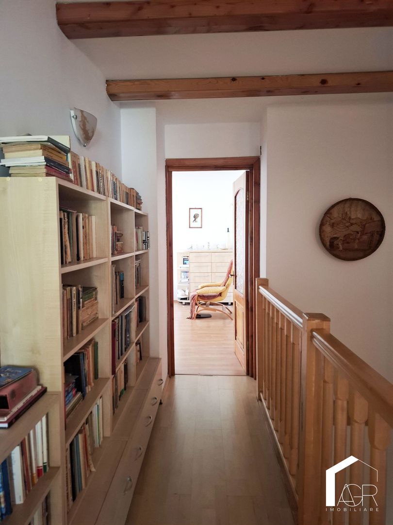 Casa tip duplex cu 6 camere, zona Republicii - Poză 13