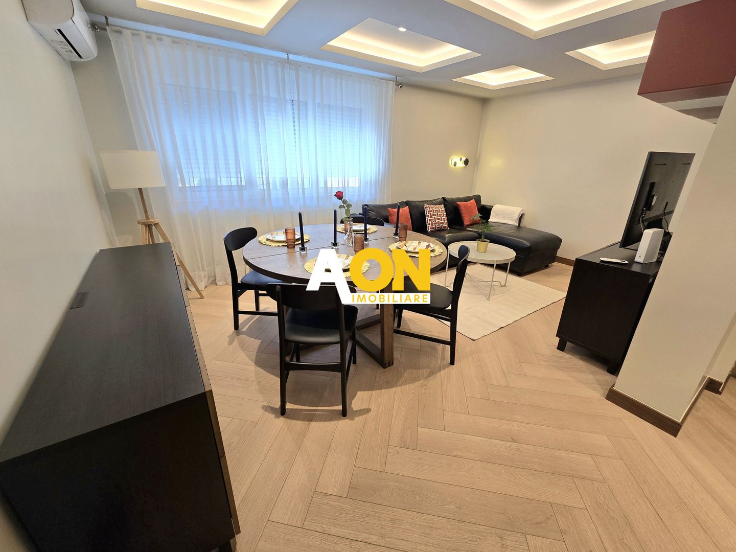 Apartament 3 Camere, Superfinisat, Zona Centru, cu Garaj — fotografia 1