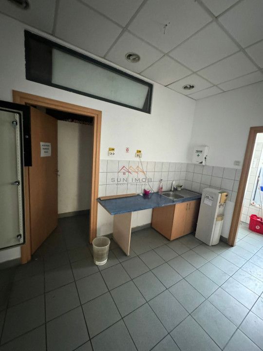 Spatiu comercial, ultracentral, compartimentat, 117m2, 19ml vitrina,CT - Poză 12