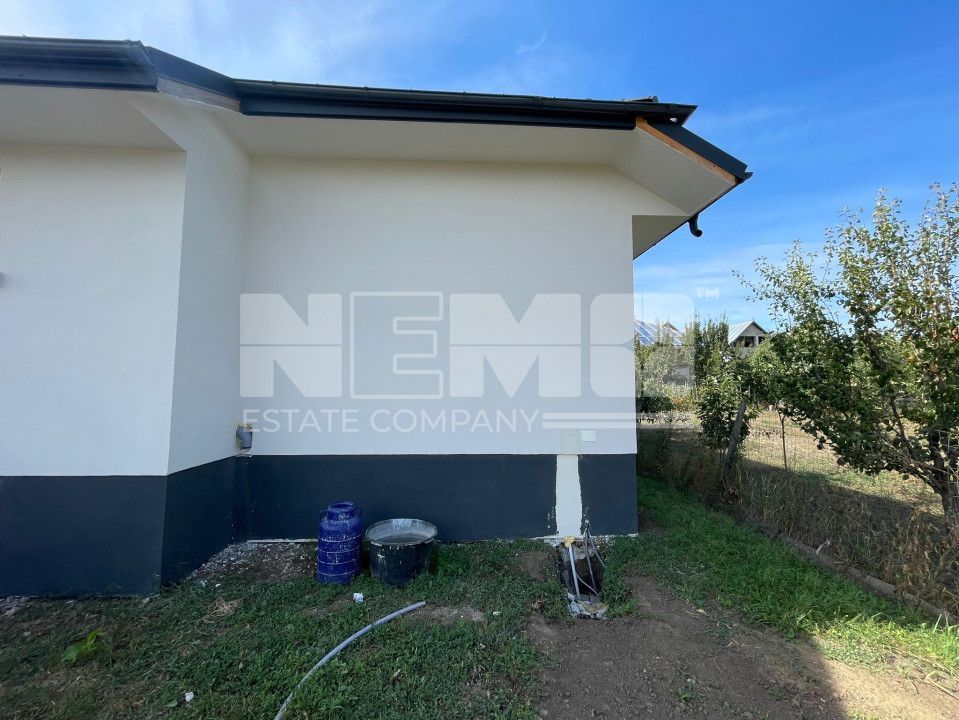 CASA CU 11 ARI TEREN - DRUM PRIVAT - LIVADA - Poză 19