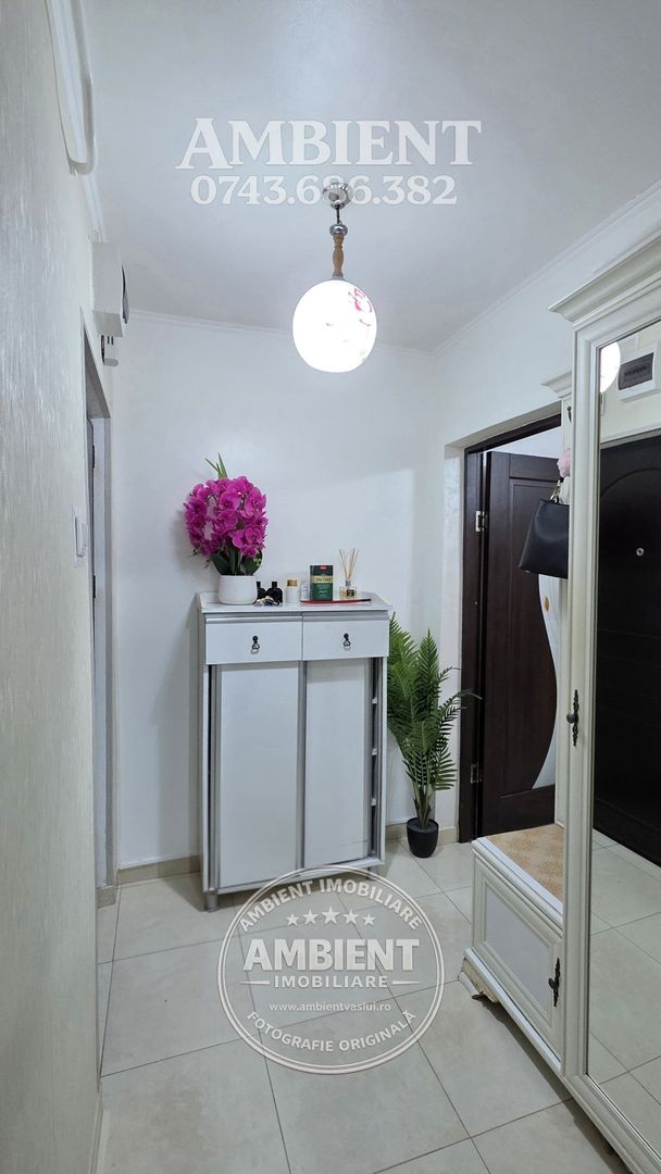 Apartament cu 2 camere, etaj 1, RENOVAT, nemobilat, VASLUI zona SMÂRDAN; - Poză 3