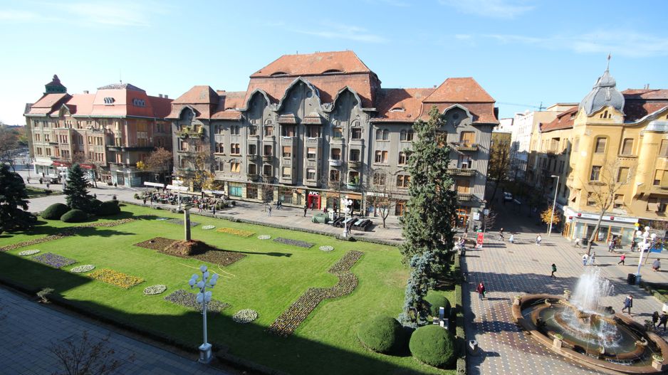 Apartament deosebit cu 3 camere în zona P-ta Victoriei - Poză 1
