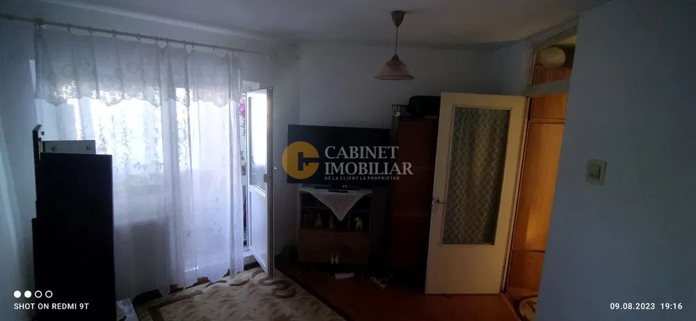 Etaj 3 Apartament 3 Camere Decomandat Nicolina Bloc 1982 - Poză 5