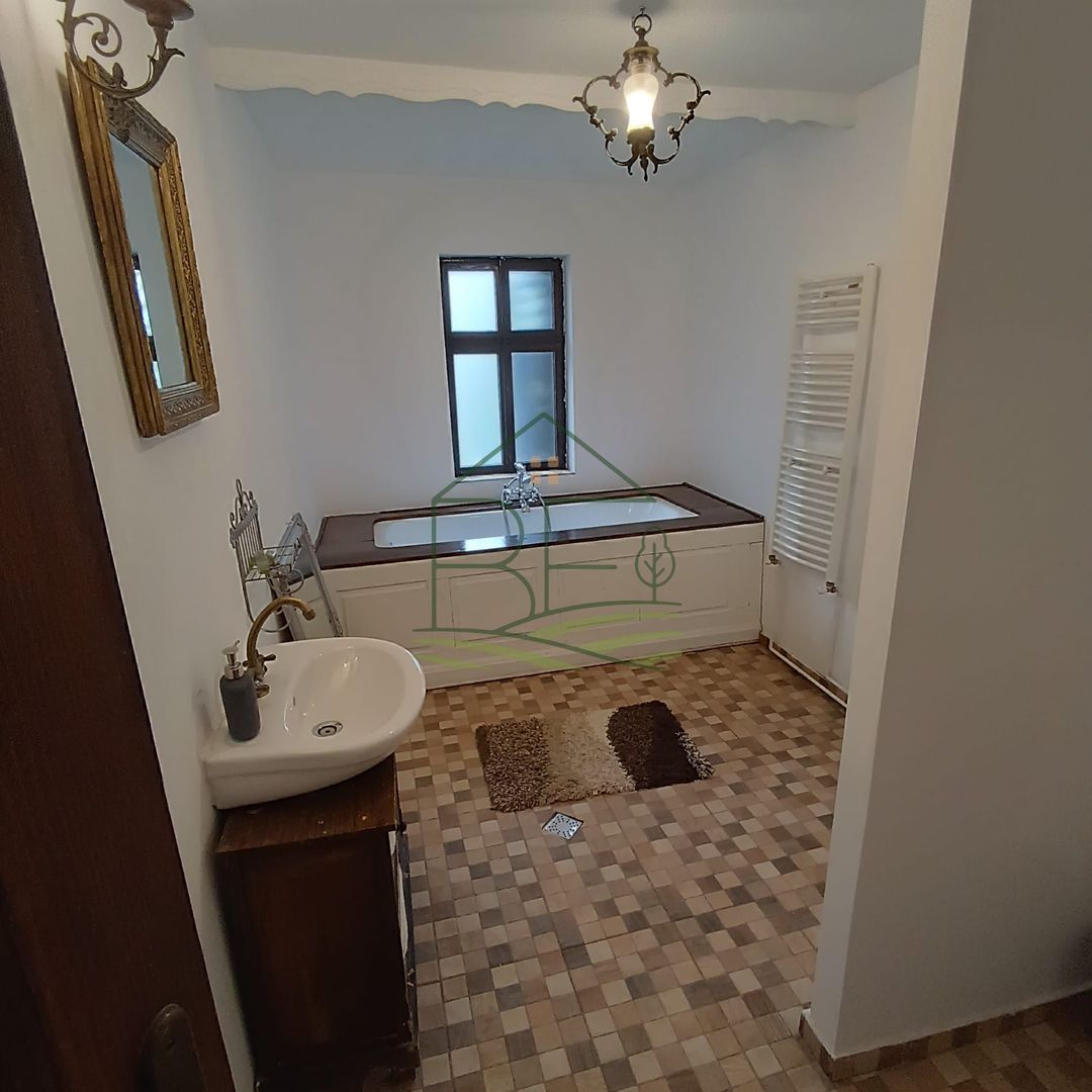 Casă  de închiriat in Centrul Istoric - Poză 11