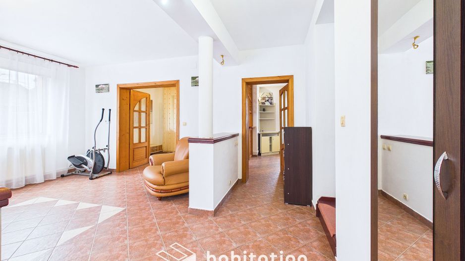 Casă ideală familie sau birou, cu curte și garaj | Braytim - Fratelia - Poză 10