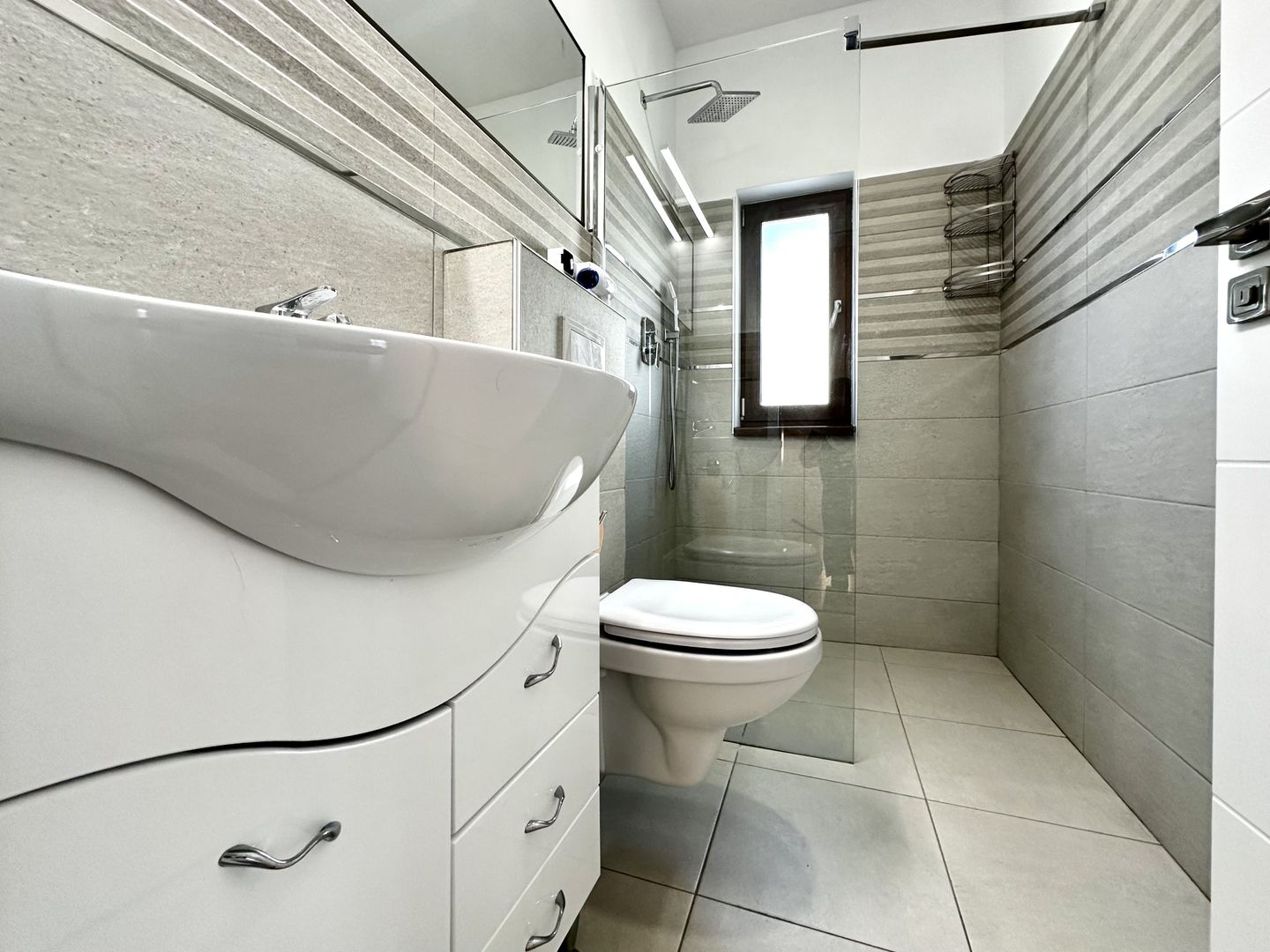 Casa de inchiriat la Liziera Pădurii - intrarea in Dumbrăvița - Poză 21