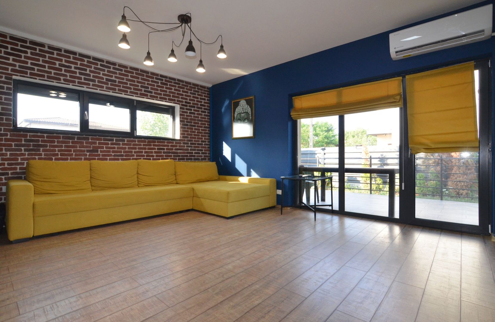 Inchiriem vila spatioasa singur in curte zona Tunari - Poză 6