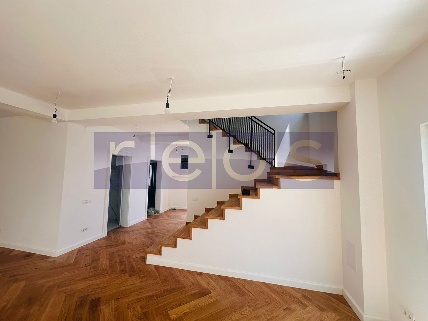 VILA DE VANZARE |  CORBEANCA | 5 CAMERE - Poză 7