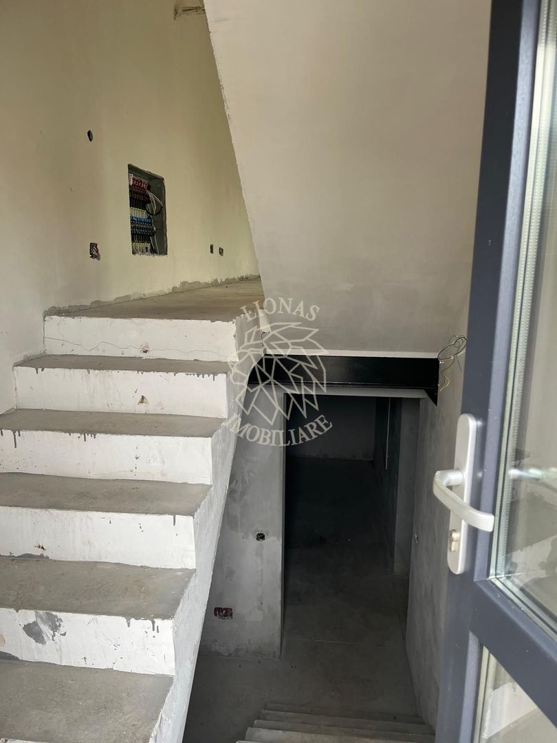 Doua case in Duplex 4 camere 183 mp-teren 295 mp-Dezmir Jud. Cluj - Poză 11