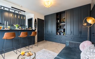 O Vacanță Permanentă în Inima Capitalei, Bulevardul Magheru - Poză 1