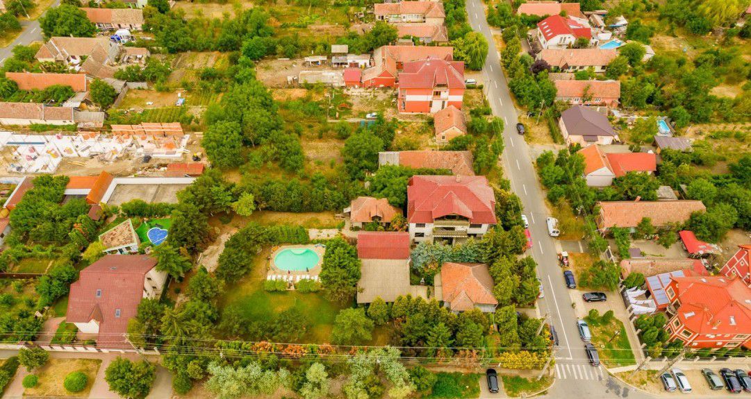 Vilă cu piscină în Micalaca - Poză 1