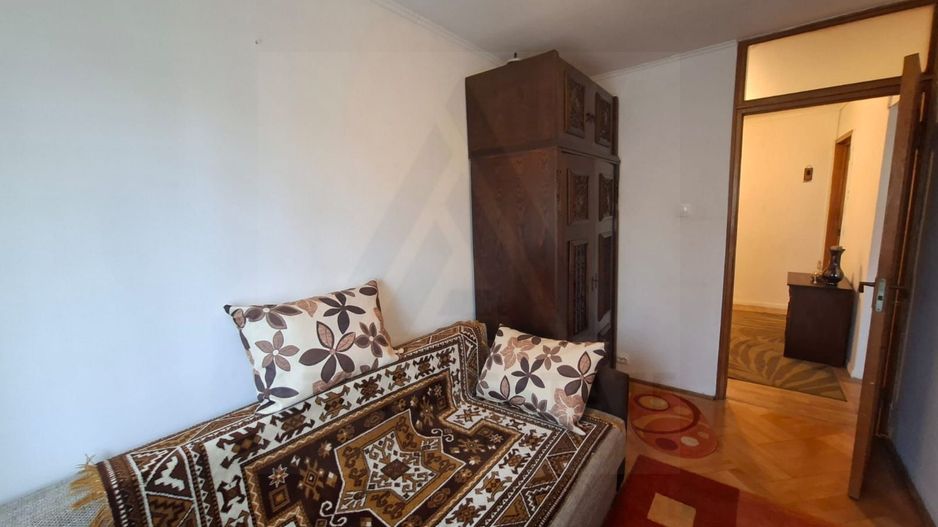 Apartament 3 camere 70 mp Parcul Sub Arini - Poză 7