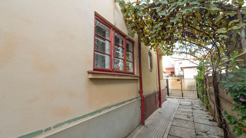 Casa de vanzare, 138 mpu, 244 teren, curte, garaj, Cartierul Domenii - Poză 32