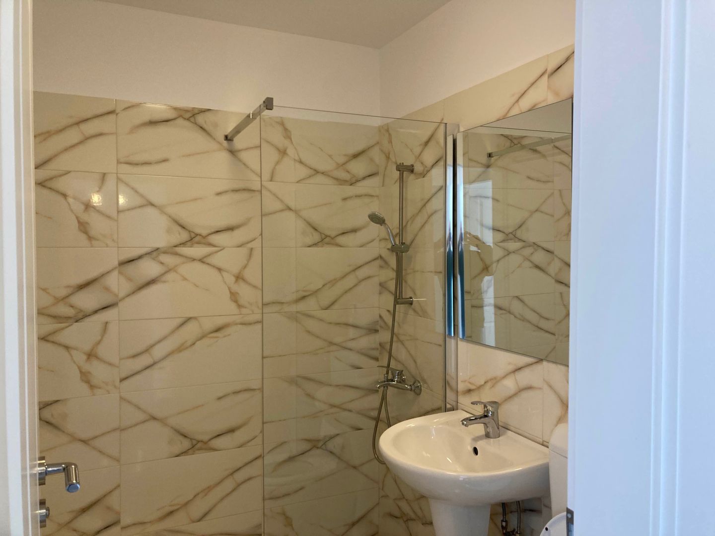 Se vinde apartament 2 camere zona Piata Muncii, Parcul Gh. Petrascu - Poză 6