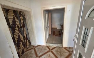 Casa cu 2 camere, 300 mp teren, pretabila pt. muncitori, Cetate - Poză 3