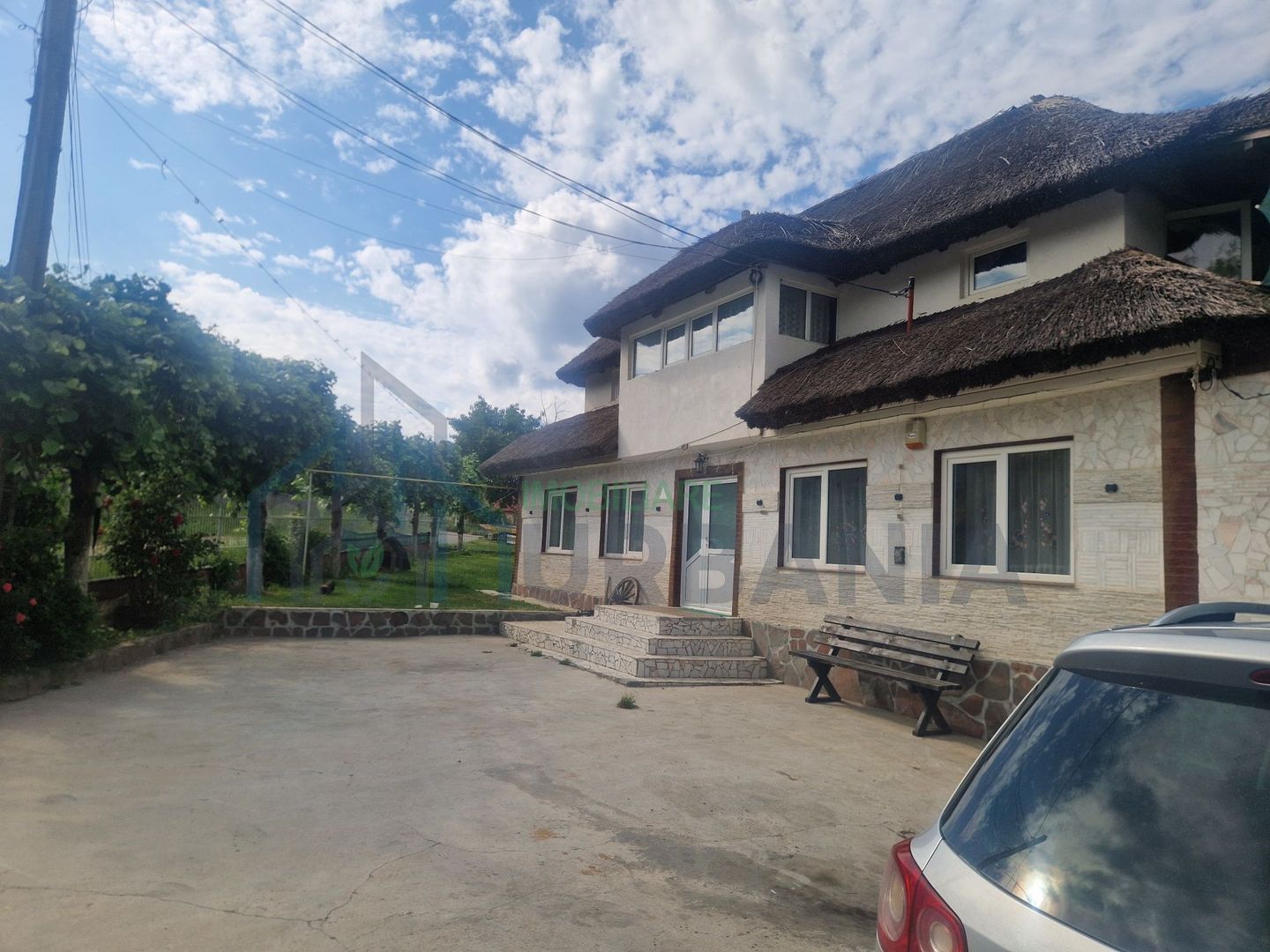 Casă locuibilă și service auto în comuna Deleni, 8 km de orașul Hârlău, 1600 mp teren - Poză 2