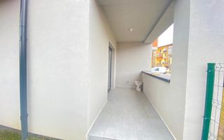Apartament 2 camere de vanzare la cheie balcon curte Selimbar - Poză 6