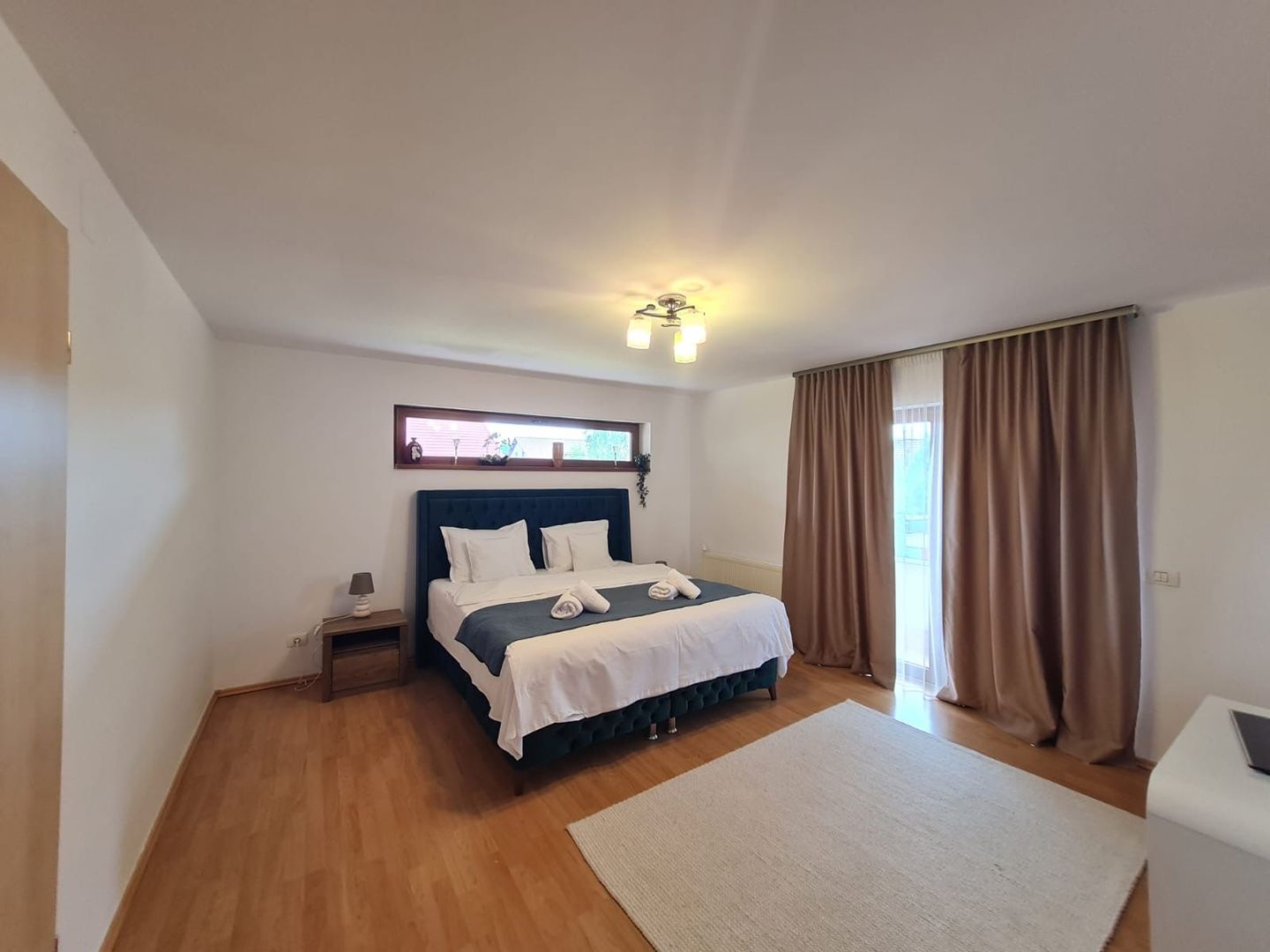 Vila spațioasă și recent renovată în Ghiroda! - Poză 75