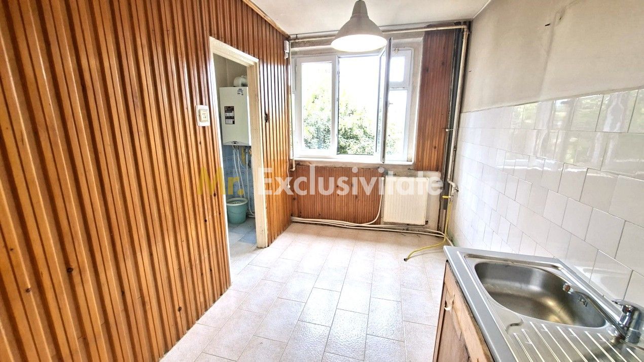 Apartament 4 camere Nord ,Etaj 3 la Poarta Scolii nr 14 - Poză 1