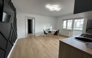 Apartament de vanzare decomandat, 3 camere, balcon s.utila 55 mp. - Poză 10