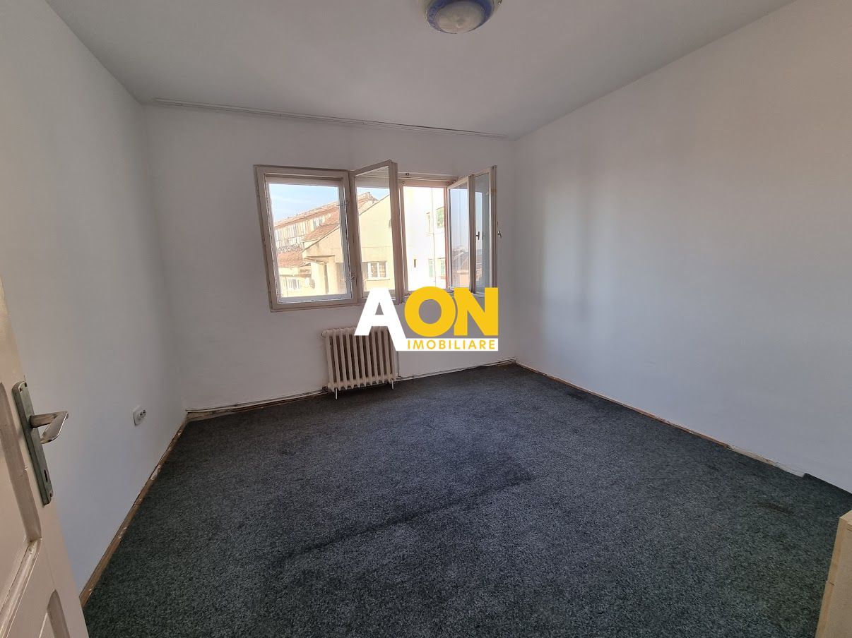 Apartament 3 Camere Decomandat, Bloc cu Lift, Zona Centru - Poză 3
