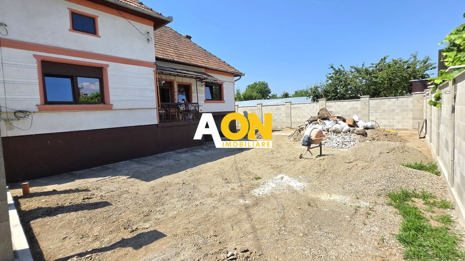 Casă semifinisată, 4 camere, 350 mp teren, la asfalt, zona Centru - Poză 2