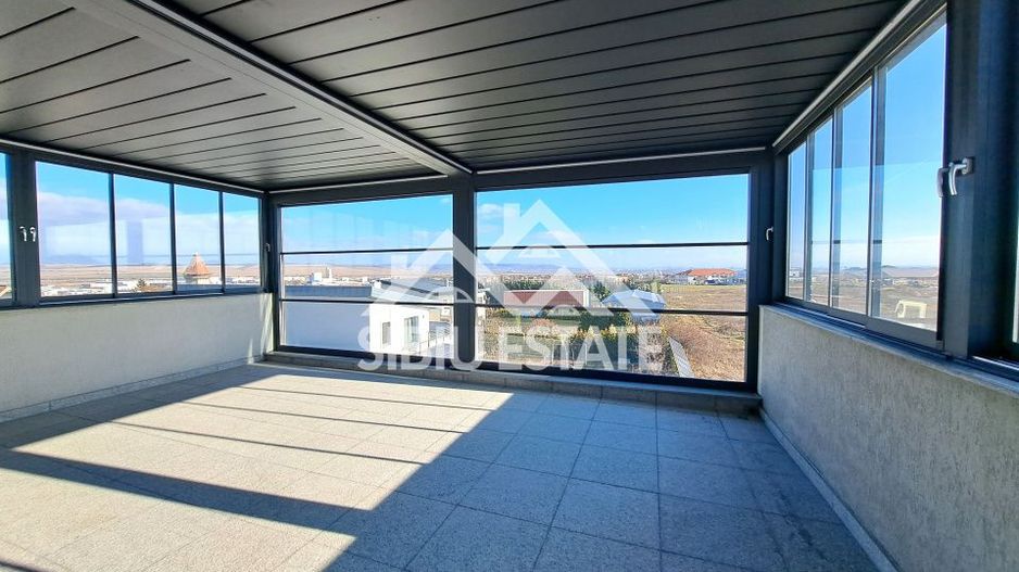 Casa cu 4 garaje, terase panoramice, teren mare - Poză 24