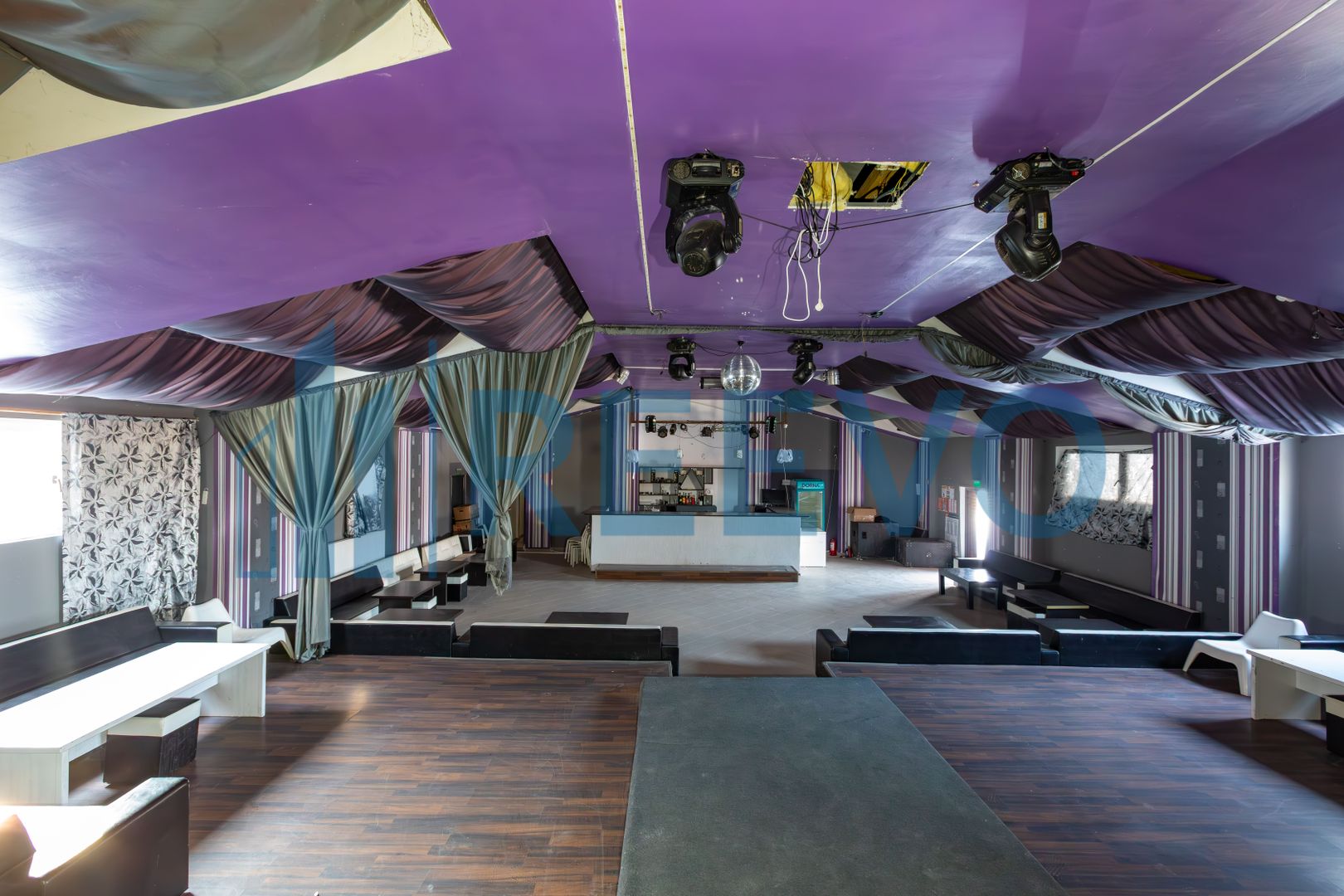 Proprietate cu casa si spatiu comercial+teren 4060 mp Bahna - Poză 2