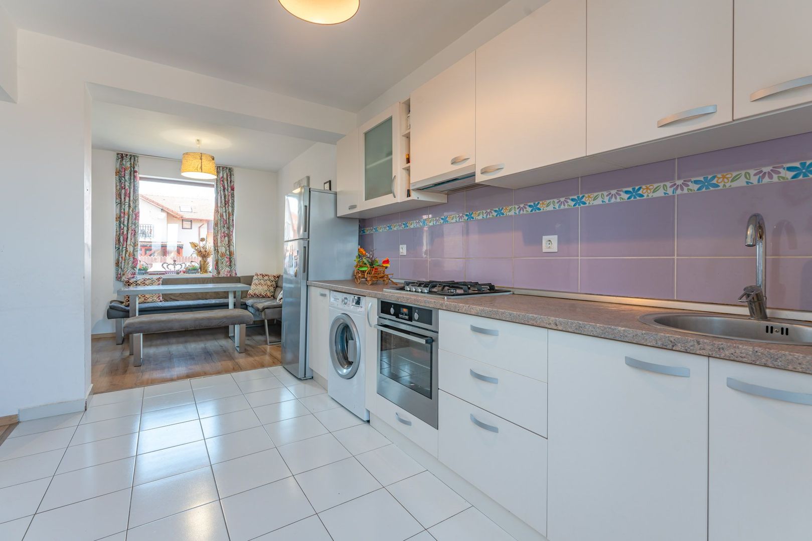 Casa insiruita compusa din 4 camere in Sanpetru - Poză 6