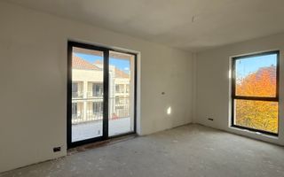 Apartament cu 3 camere 87 mp utili in zona centrala - Poză 1