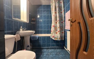 Apartament 2 camere, etaj 3, centru, Buhuși - Poză 3