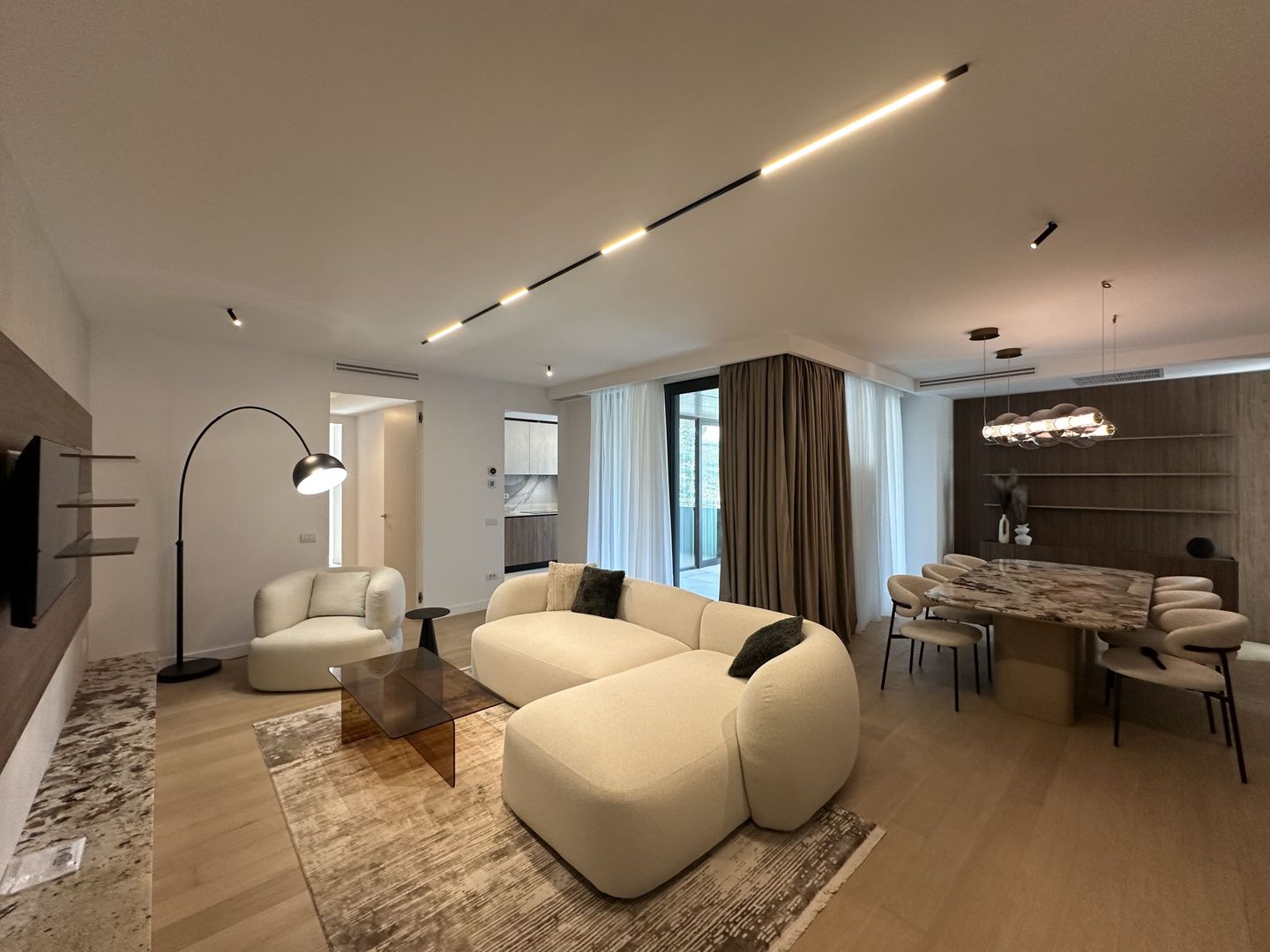Apartament Generos cu Două Terase, într-un Ansamblu Exclusivist - Poză 1