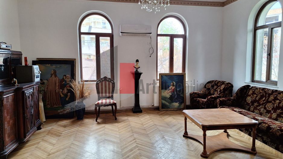 Apartamentul "KORTER" , et. 2 in vila, SINGUR PE ETAJ - Poză 1