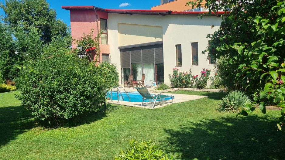 Vilă cu 4 camere de închiriat în zona Braytim cu piscina - Poză 27