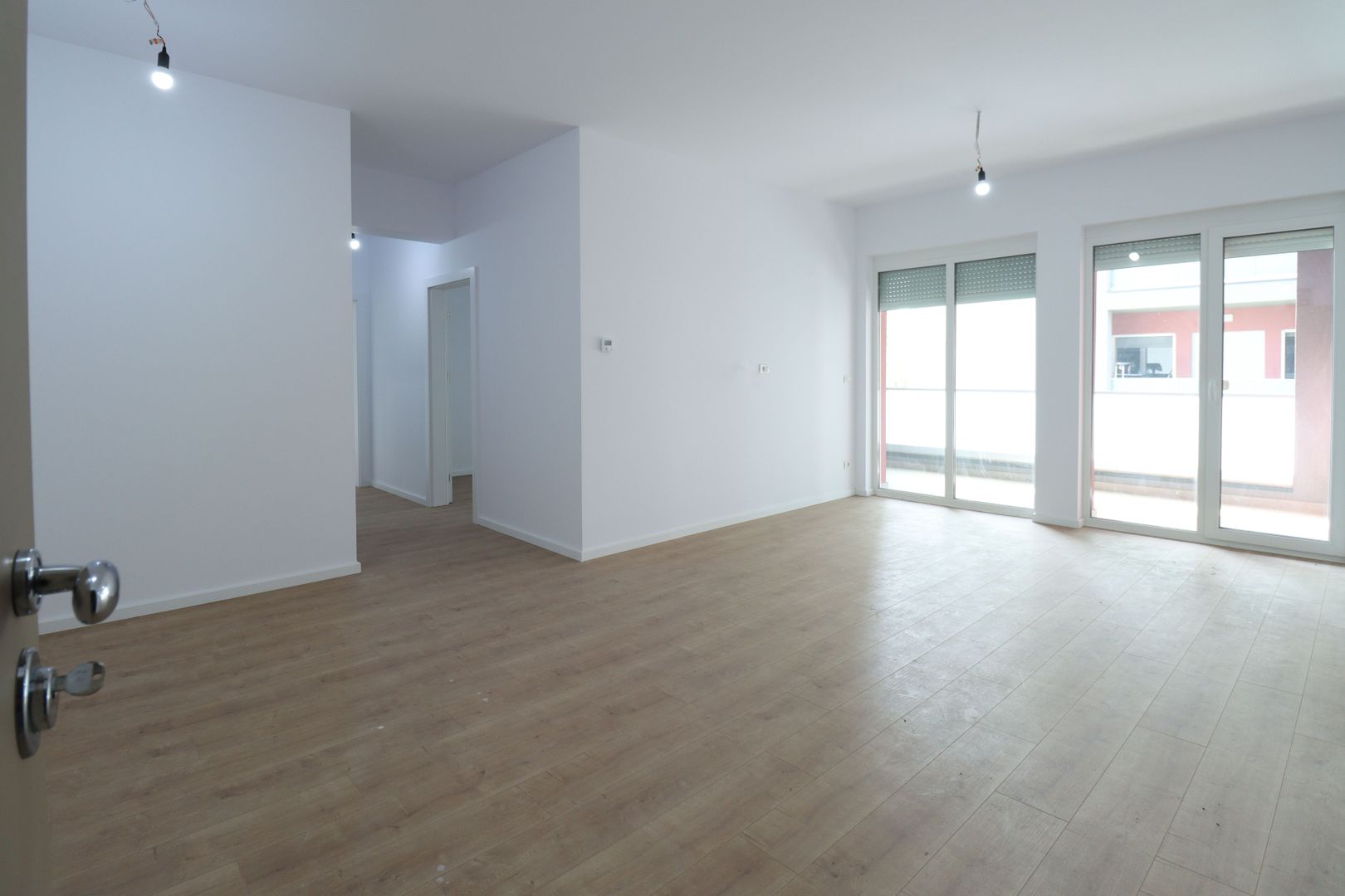 Aradului | 3 camere | Bloc nou | 2 băi | Lift | Parcare subterană - Poză 4